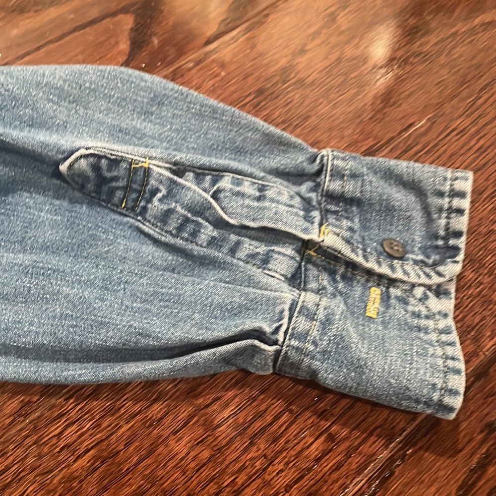 Guess Jeans Button Down - Picture 7 of 14